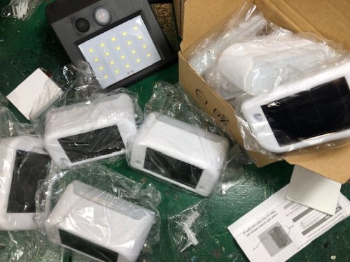 ネットでお買い物…LEDソーラーライト