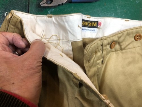 サスペンダー用ボタン取り付け