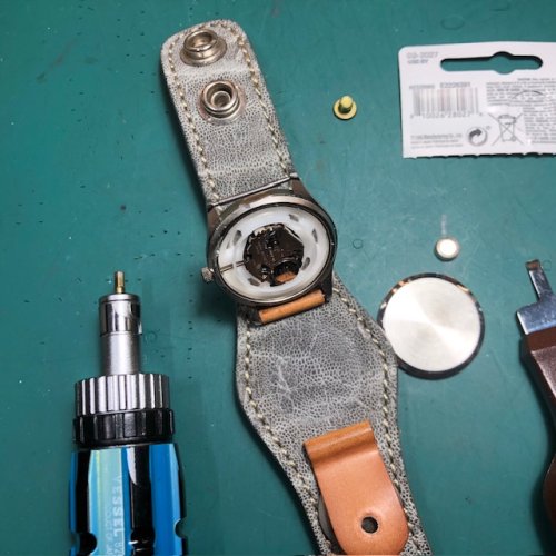 ウォッチブレスレットの電池交換