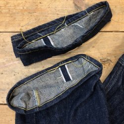 オリジナル同様、縫い始めと縫い止まりの糸オリジナル同様、