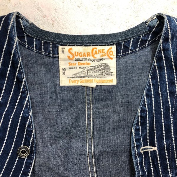 衿腰に沿ったパイピング完了。