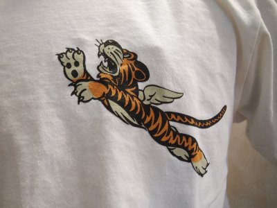 画像1: バズリクソンズ　 Tシャツ　AVG