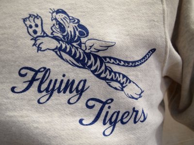 画像1: バズリクソンズ　スウェット　フリーダムスリーブ　FLYING TIGERS　オートミール