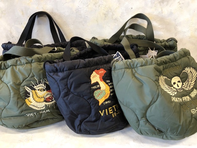 フェローズよりスーベニールミニバッグが入荷しました。